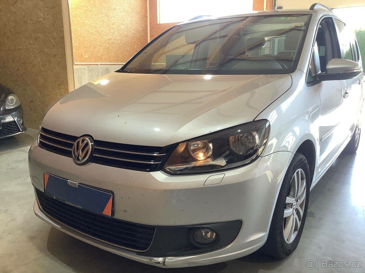 Touran 2.0TDI 103kW,7 míst,1 maj.ČR,tažné,kamera