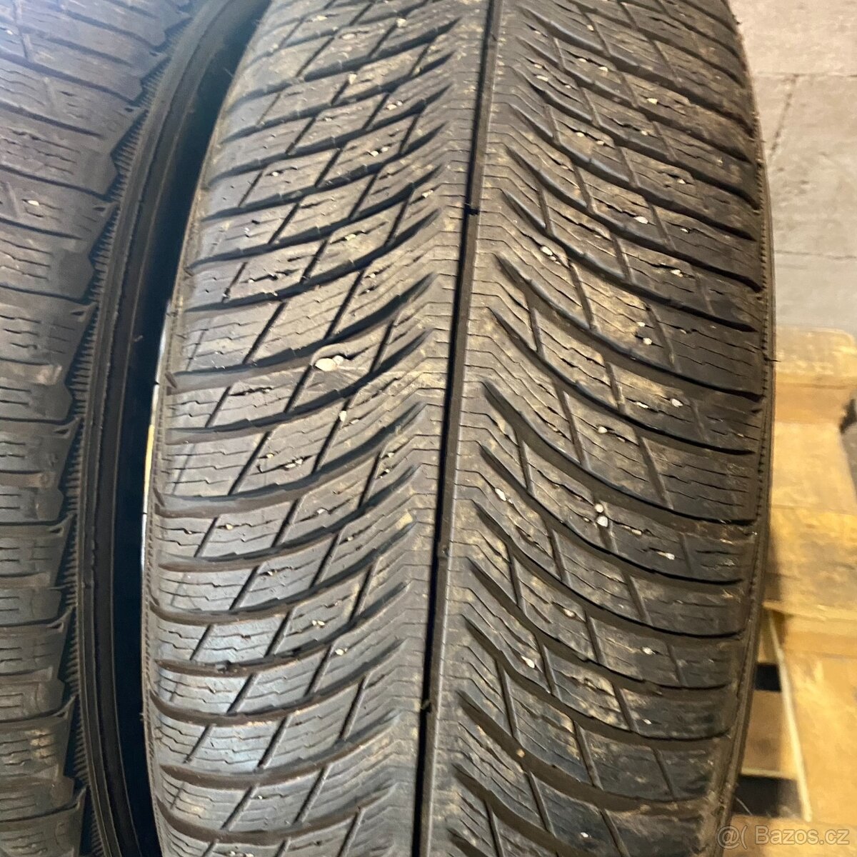 Zimní pneu 235/50 R18 101V Michelin 7mm