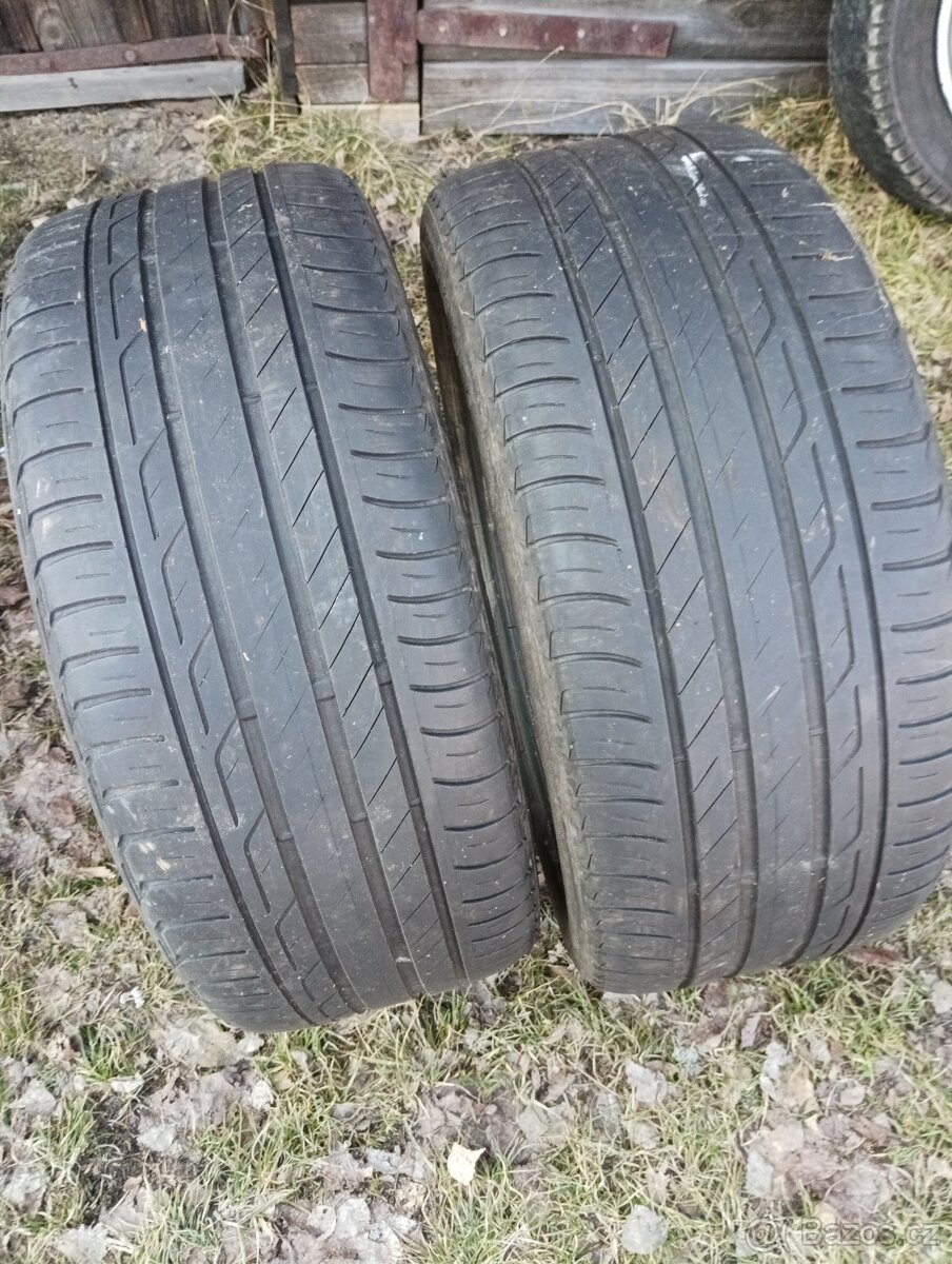 225/45R17