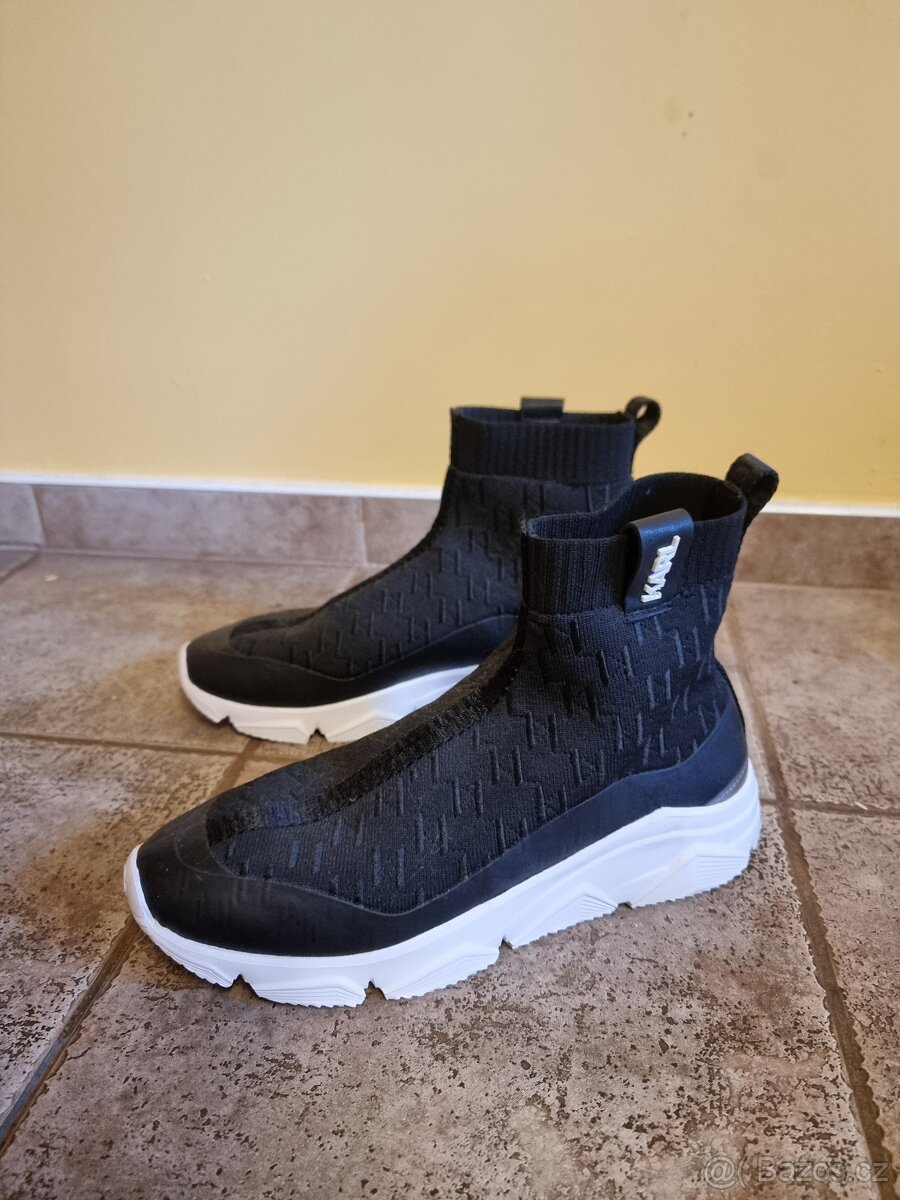 KOTNÍKOVÁ OBUV KARL LAGERFELD VERGER MONOGRAM EMBRO BOOT