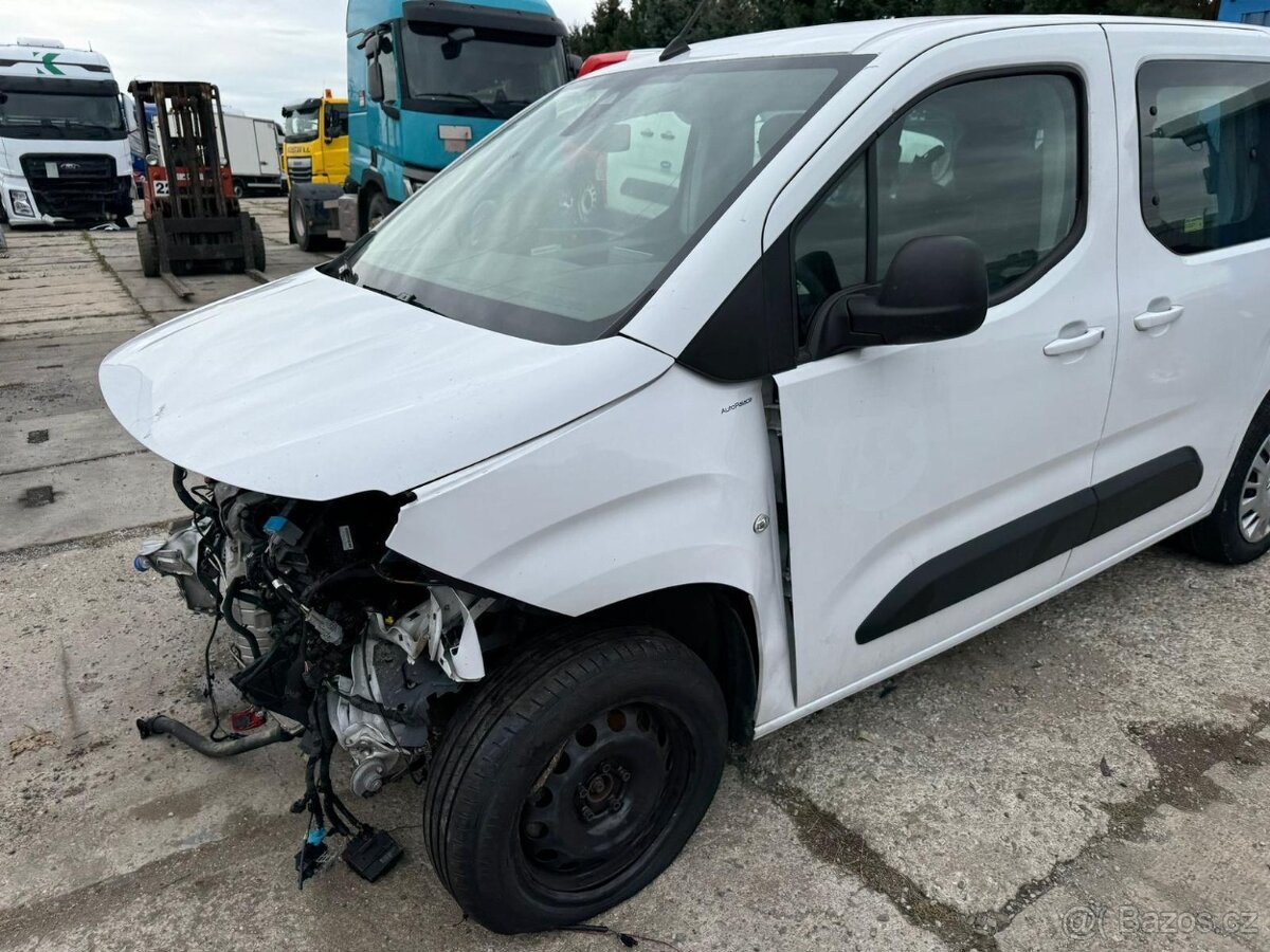 Opel combo 1L1H 1.5d 5 mist klima 2023 motor start