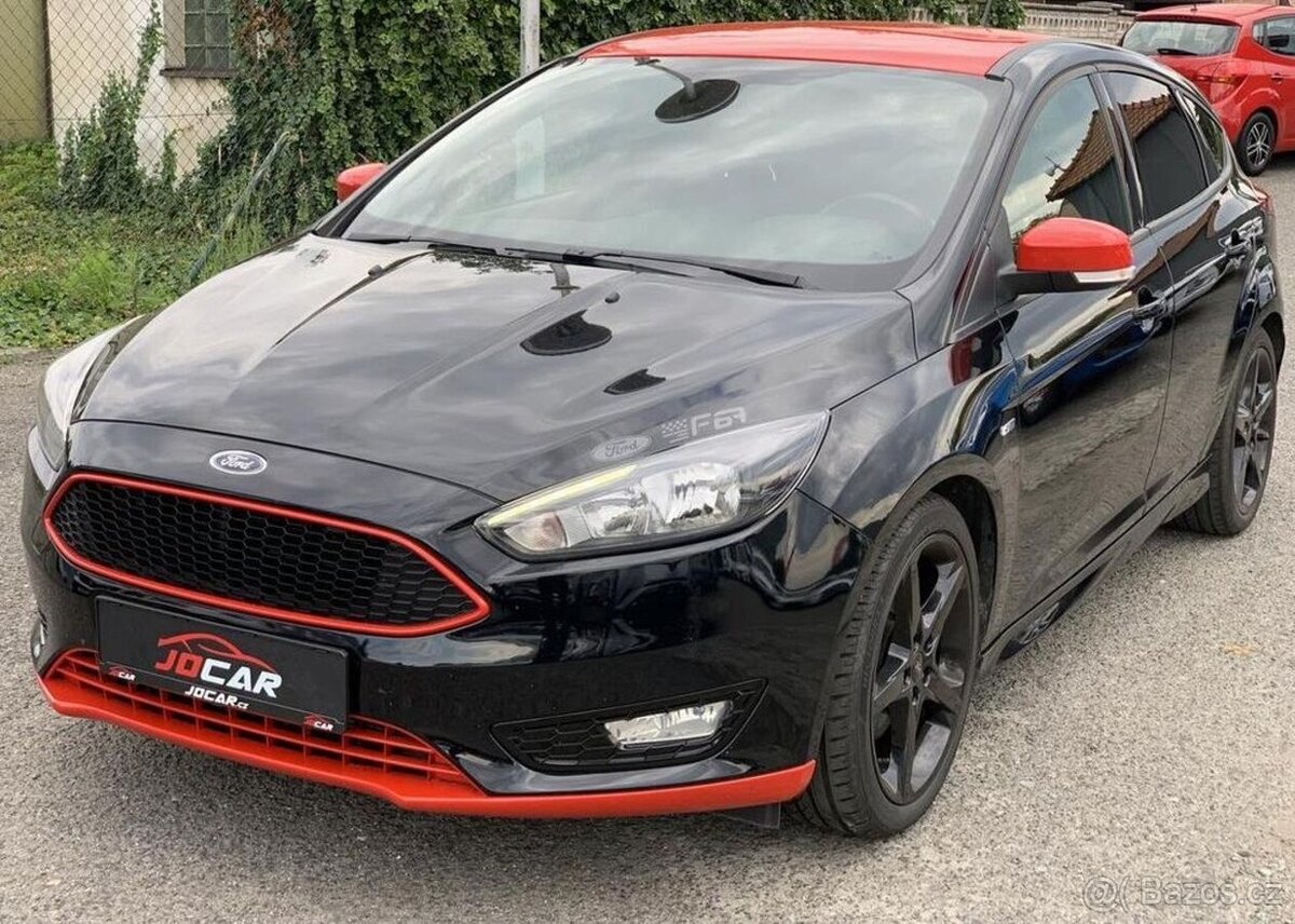 Ford Focus ST Line 1.5i TAŽNÉ PŮVOD ČR manuál 110 kw