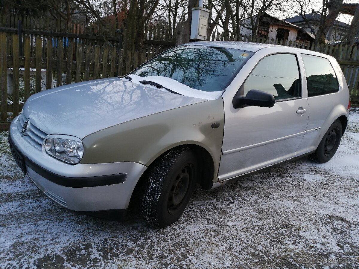 VW Golf 4 1.4 B 55kW, r.v. 2000