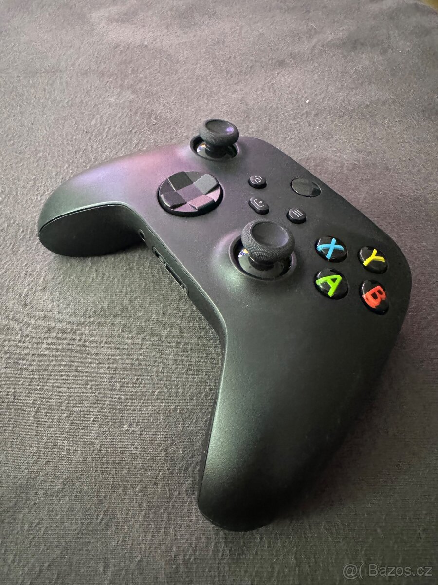 Ovladač Xbox Wireless Controller Carbon Black