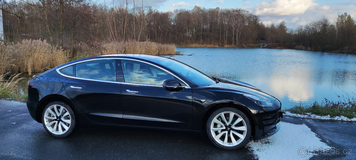 Také na splá-tky Tesla MODEL 3 Long Range 4x4 330kW, odp DPH