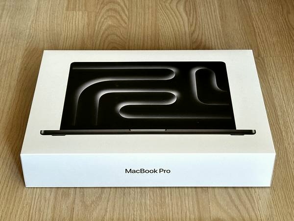 MacBook Pro 14 M​4 Pro: 24GB RAM, ZÁRUKA​ 2 roky, ÚPLNĚ NOVÝ