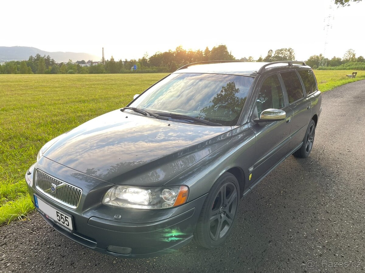 Volvo V70 D5 120kW 2005 model po faceliftu ale ještě bez DFP