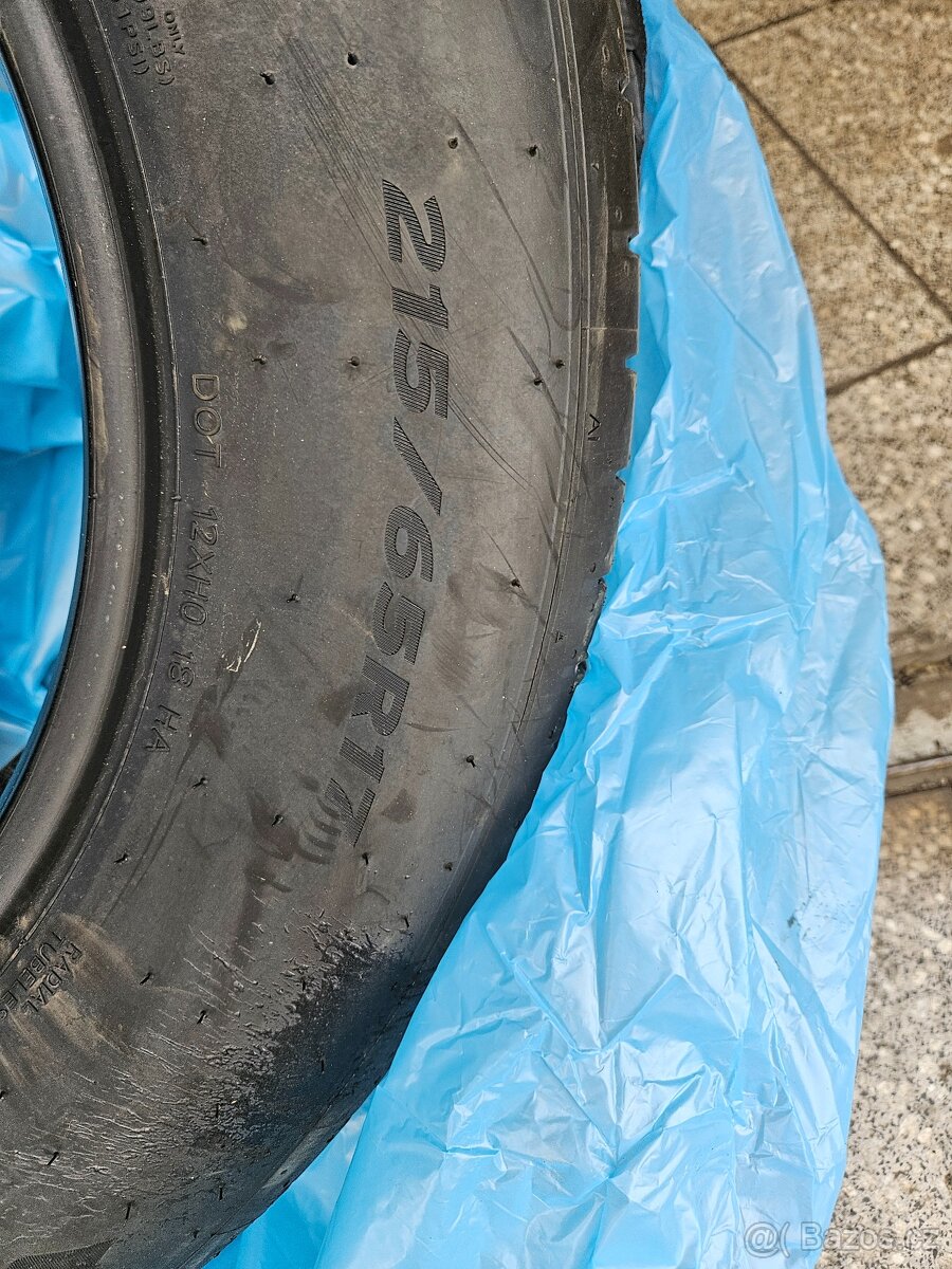 4ks letni pneu Hankook Venus Prime4 215/65R17