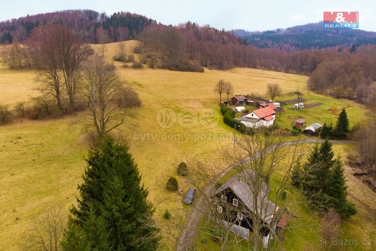 Prodej pole, 1301 m², Chřibská