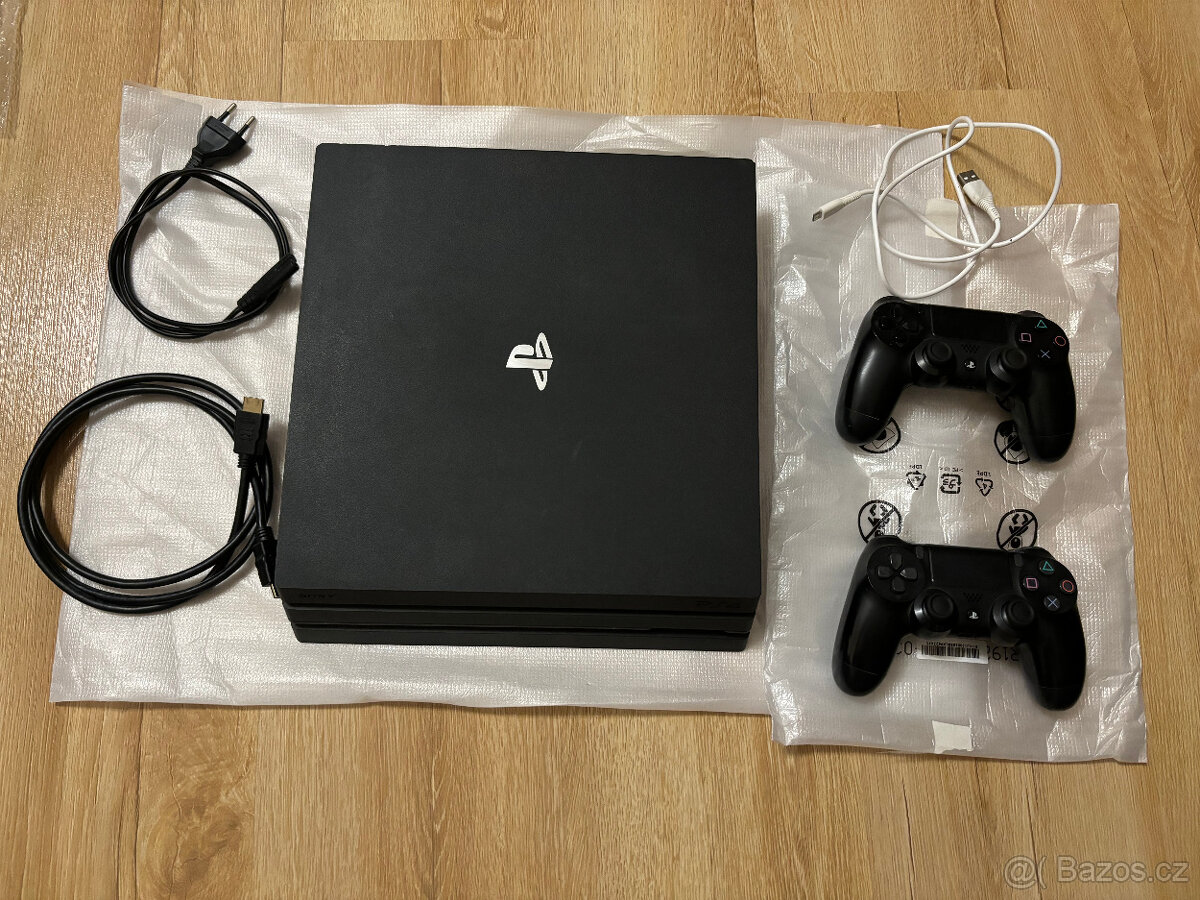 Konzole Playstation 4 PRO - PS4 PRO + 2 ovladače