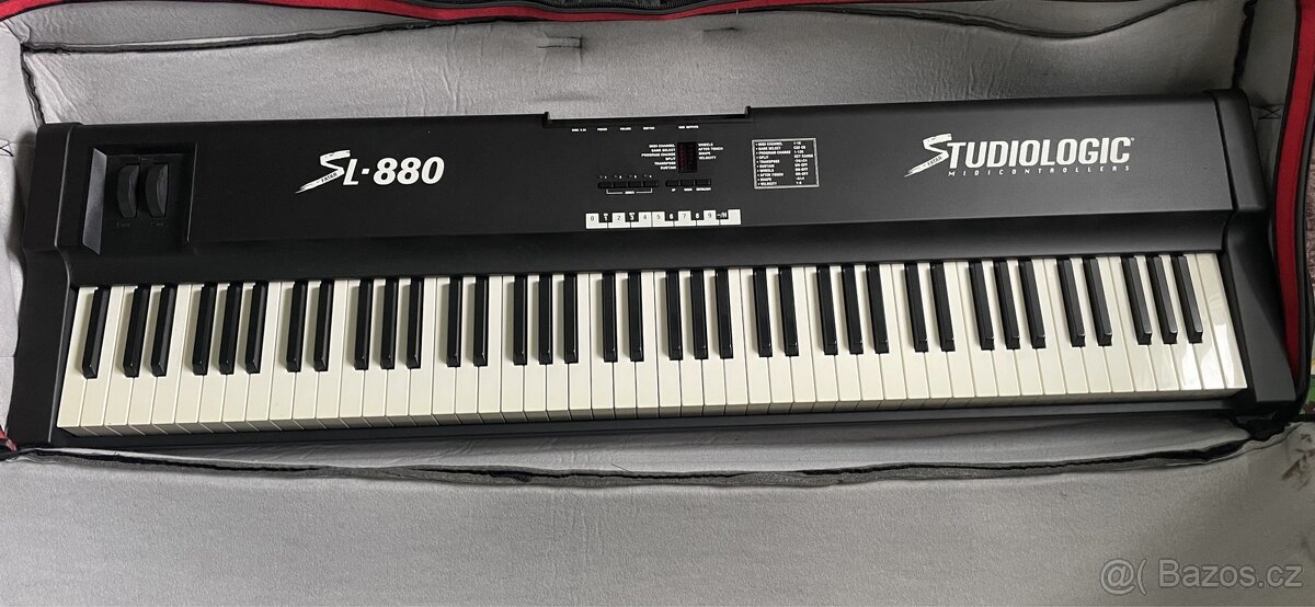 FATAR STUDIOLOGIC SL-880 master keyboard