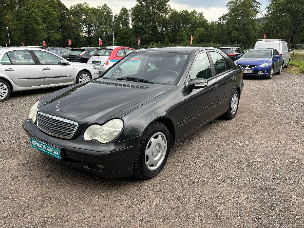 Mercedes-Benz Třídy C 180