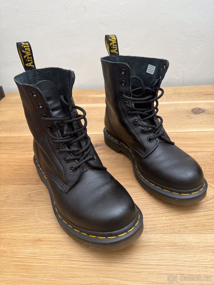 Dr. Martens Glády Pascal 13512006 Černá