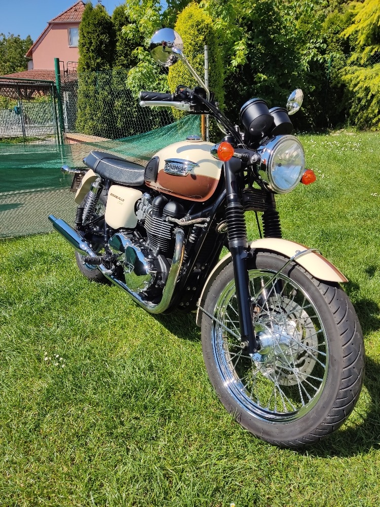 Triumph Bonneville T 100 (2011) nádherný kousek, po servisu