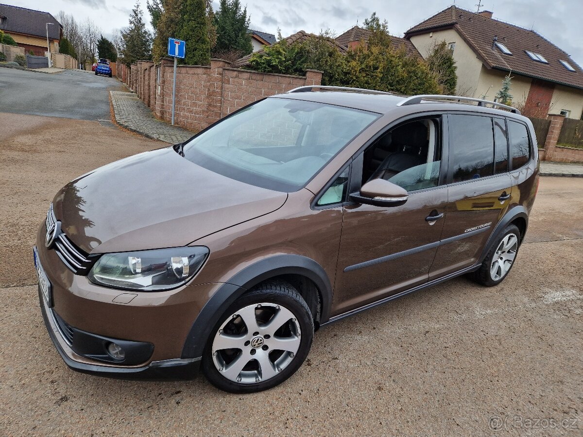 VW Cross Touran 1.4 tsi - DSG - AUTOMAT - tažné