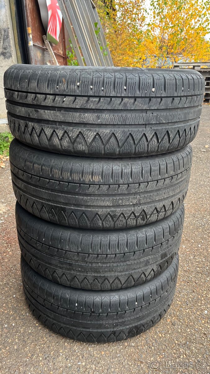 Zimní 215/55 R17 Michelin