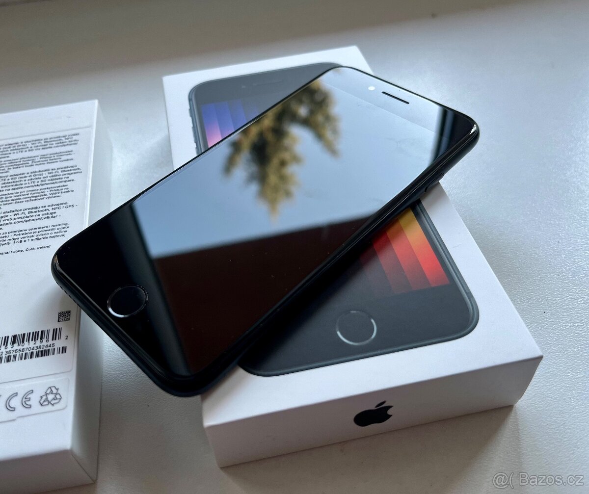 iPhone SE 2022 64GB modra