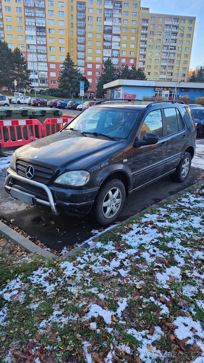 MERCEDES-BENZ ML320