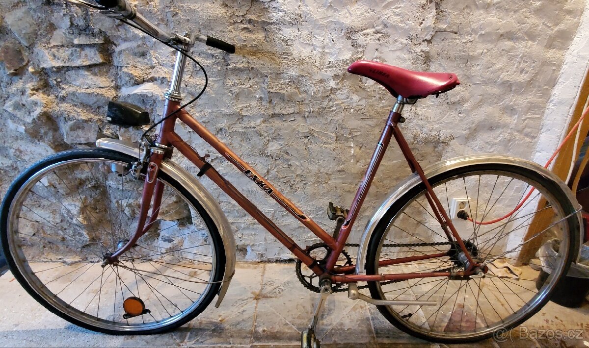 Dámské jízdní kolo ESKA. vyrobeno v Československu