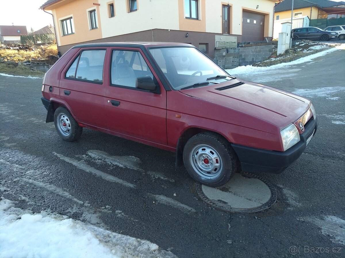 ŠKODA FAVORIT 135Lux 1990 65tis.km