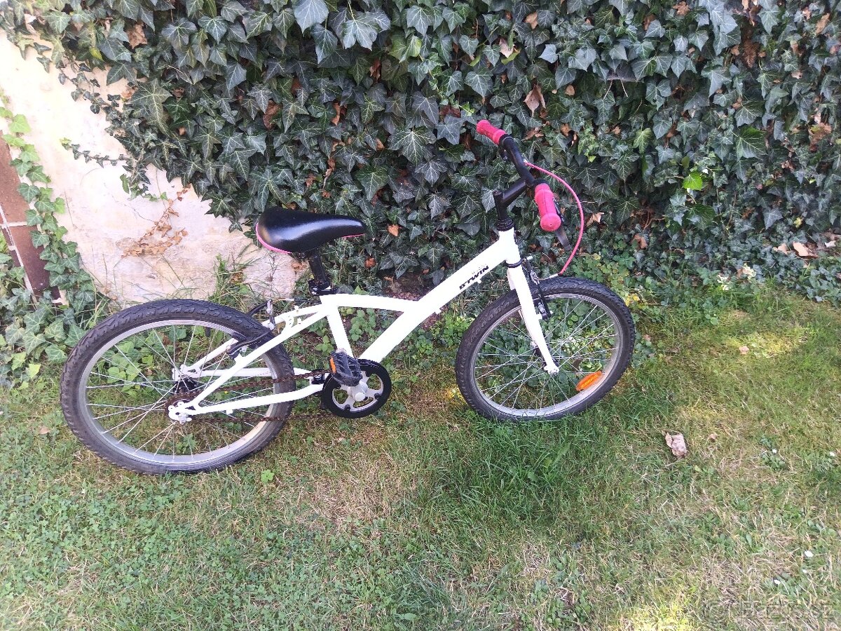 Dětské kolo BTWIN 20 BMX.