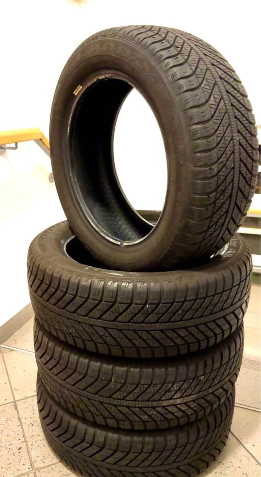 205/55 R16 celoroční pneu Good Year Vector 4Seasons