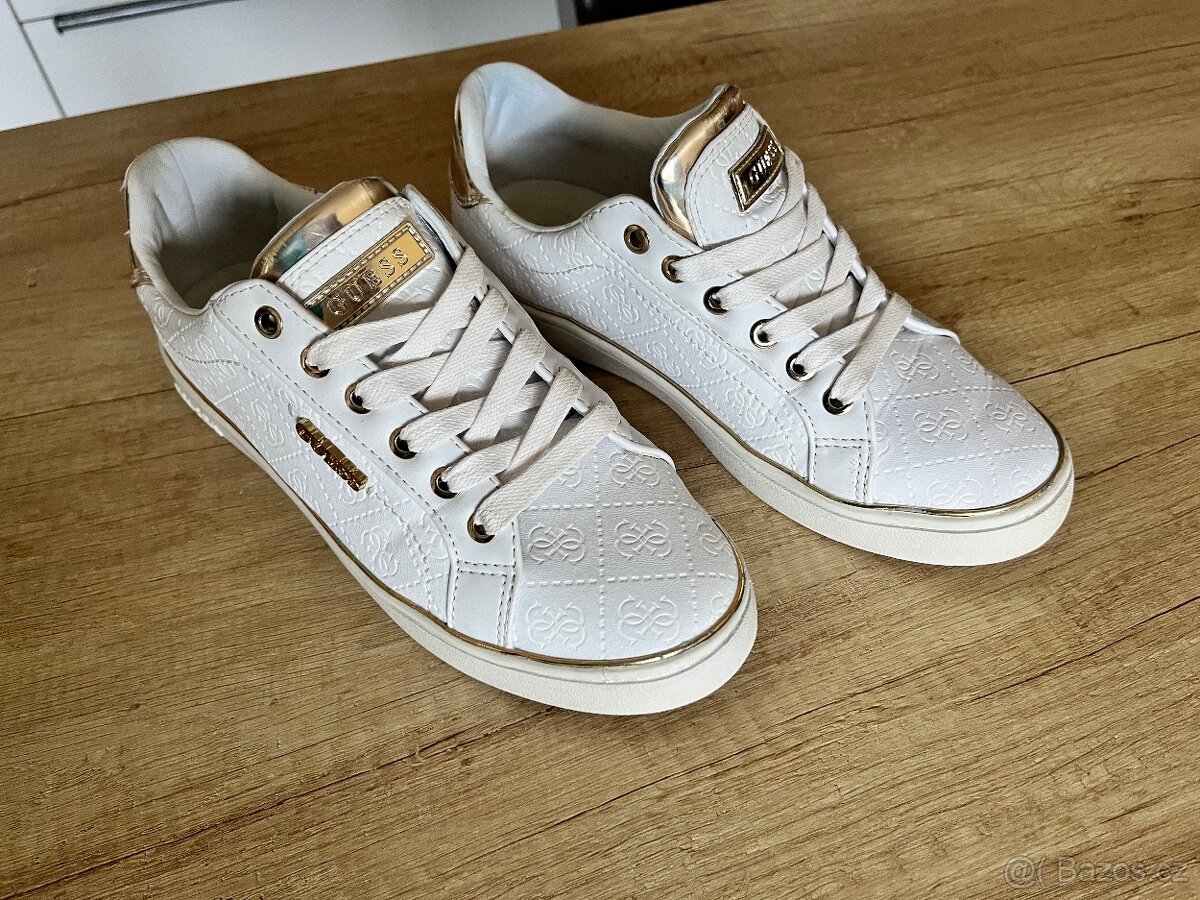 Tenisky/Sneakersy Guess 39