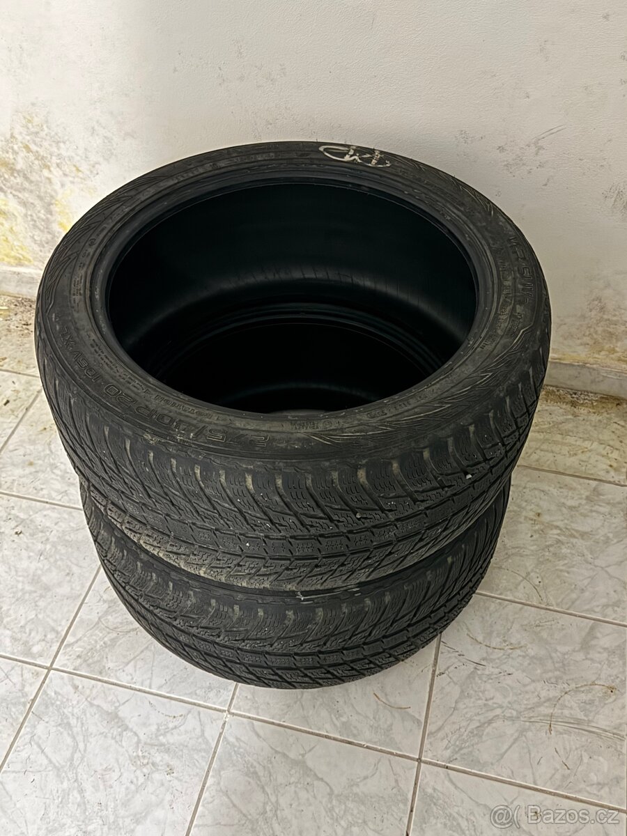 275/40 R20 106 V Extra Load Nokian