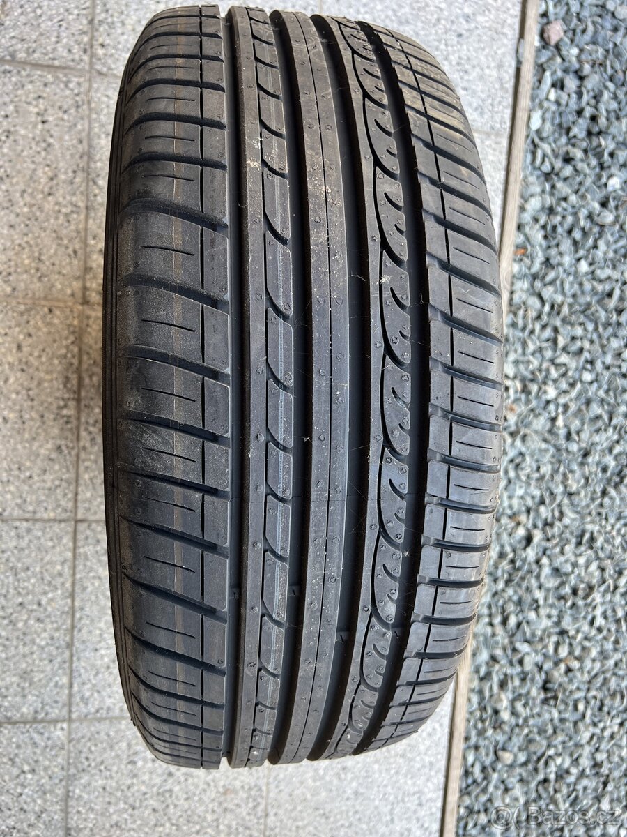 Prodám rezervu 215/55/R16 Dunlop SP Sport Pastresponse