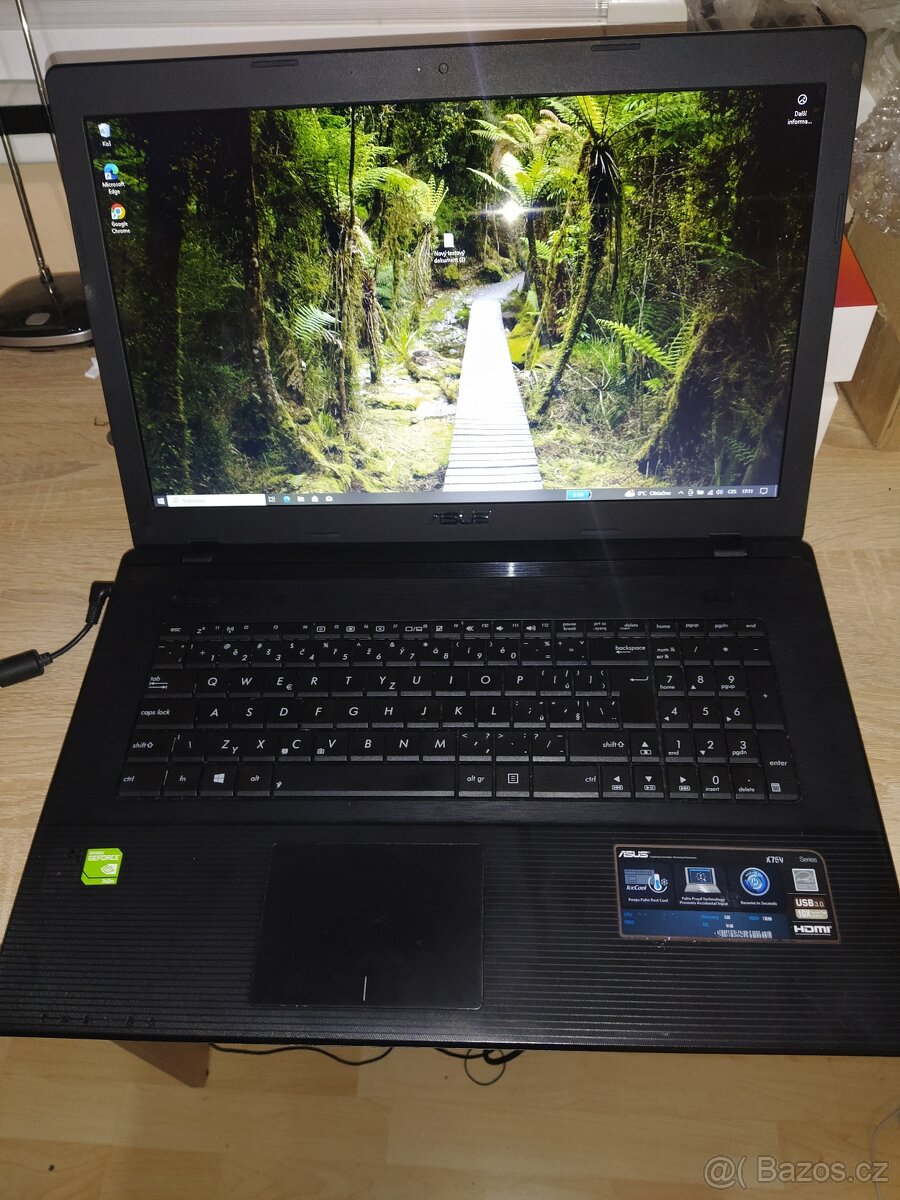 17,3" notebook, intel 2,4ghz,2gb grafika