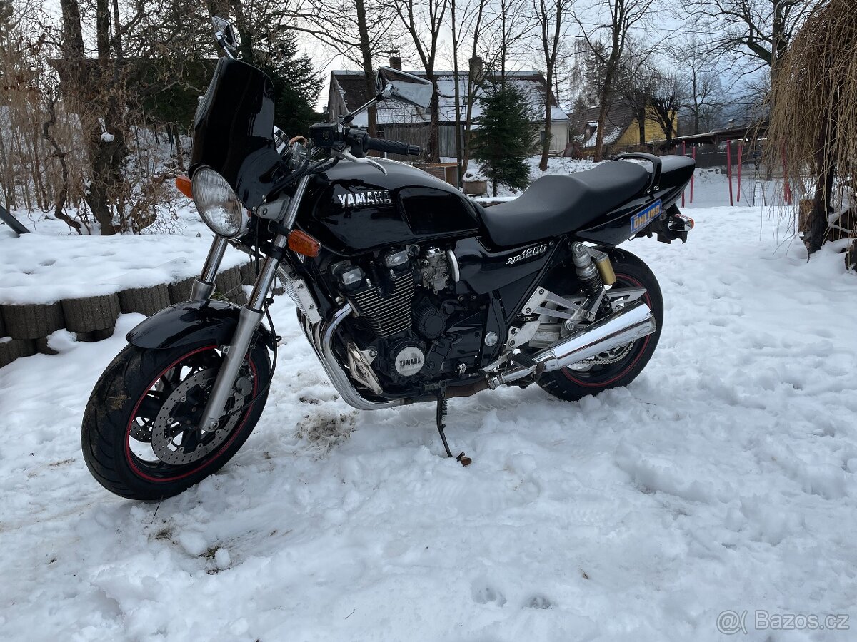 Yamaha XJR 1200