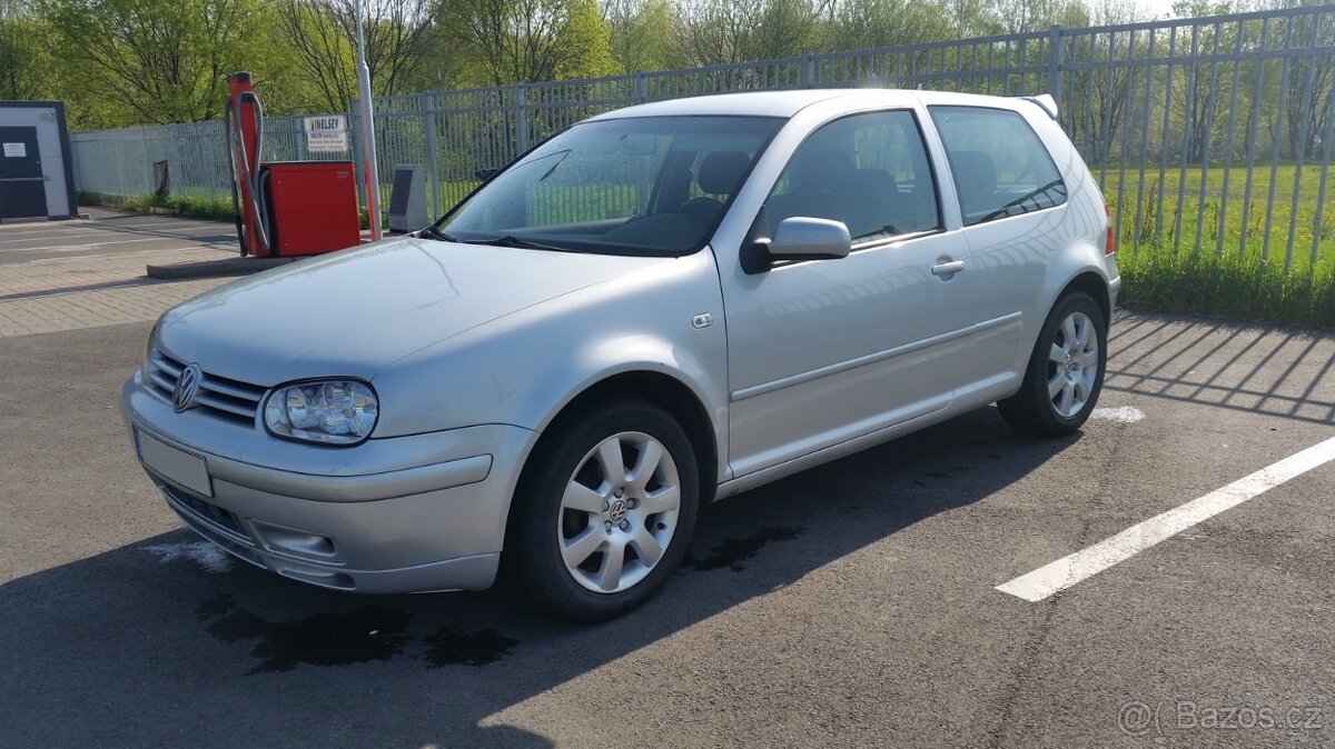 Prodám Volkswagen Golf IV Pacific r.v.2003 1.6 16V 77kW 3dv.