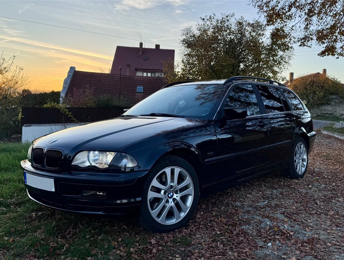 BMW E46 330iX 170kw Touring- Xenony,kůže,Navigace,šíbr,pěkné