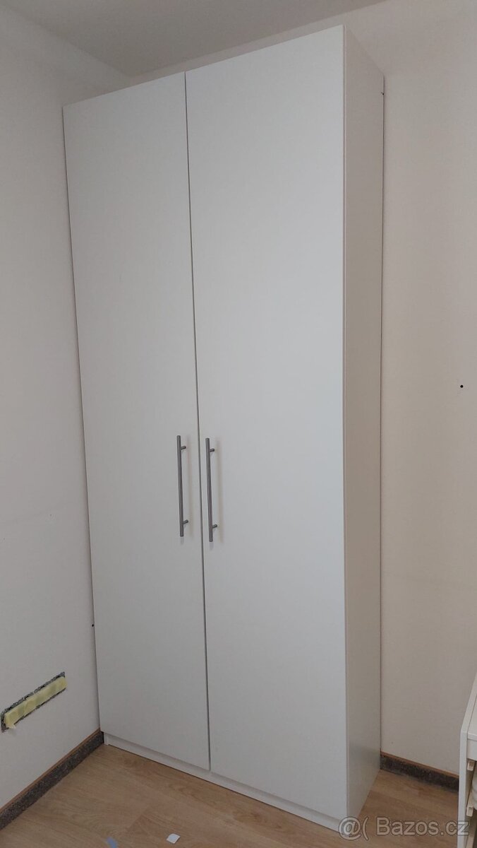 Šatní skříň Ikea