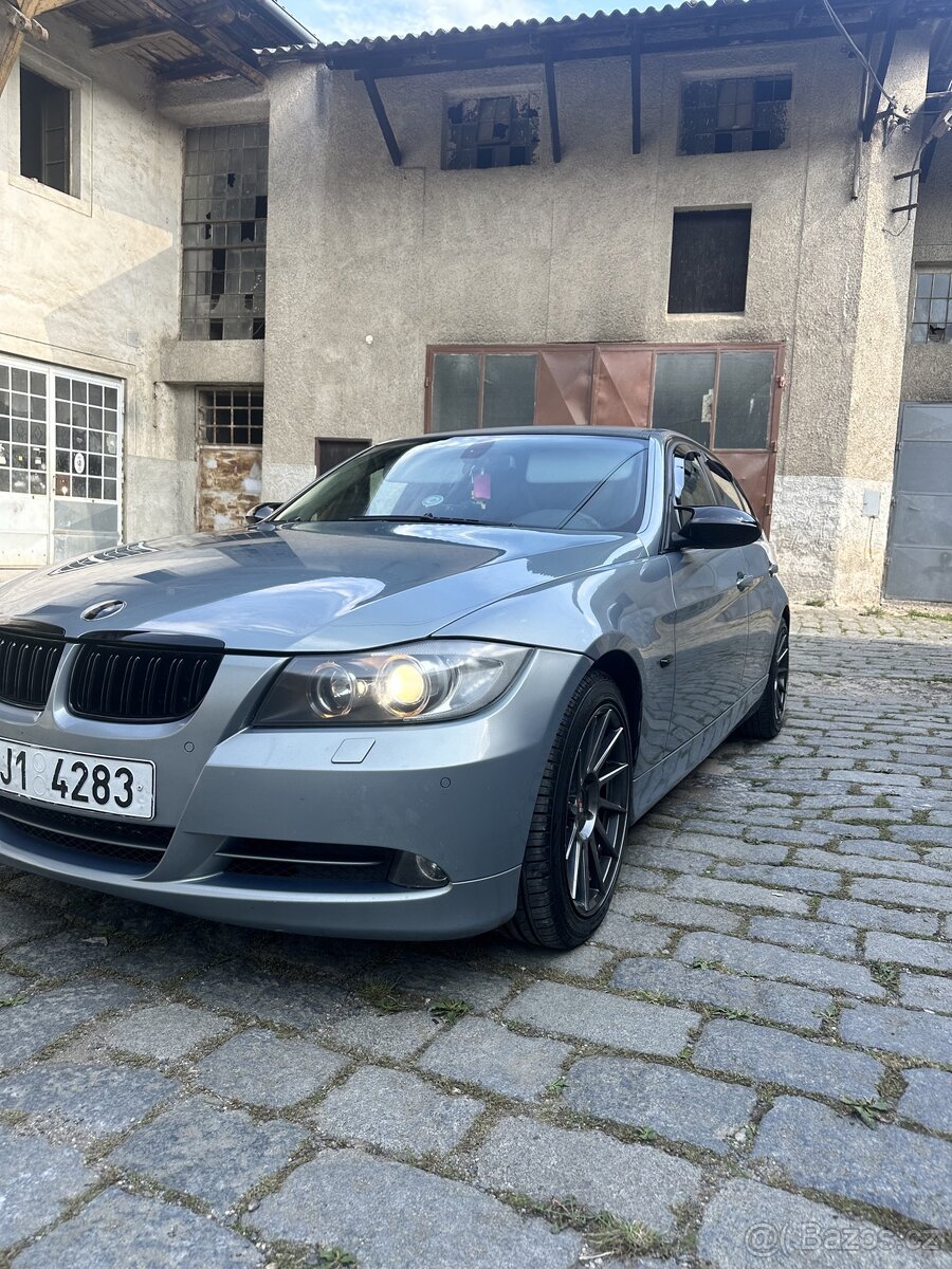 Bmw e90 330D manuál 300hp