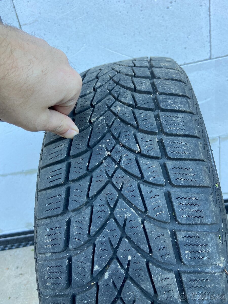 Pneu zimní 205/55 r16