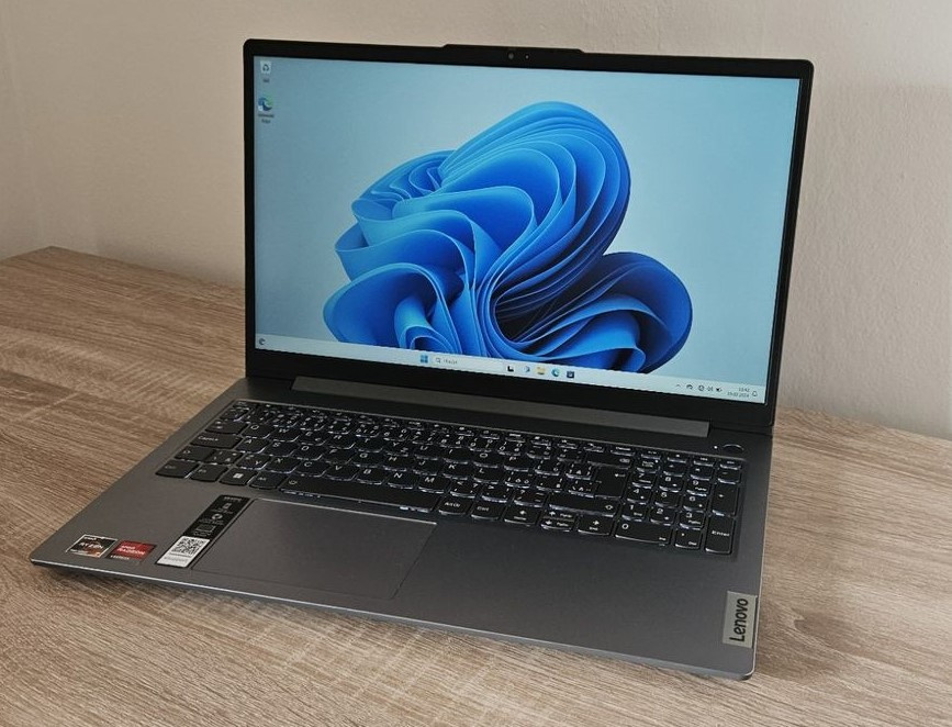 Lenovo Ideapad Slim 3 15ABR8-82XM0083CK - záruka