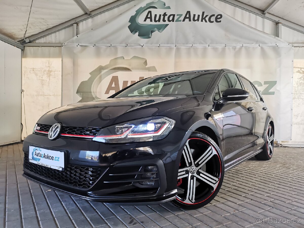 Volkswagen Golf

 99tkm GTI 180KW PERFORMANCE ZARUKA