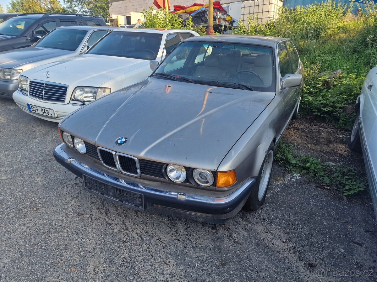 BMW e32 735i