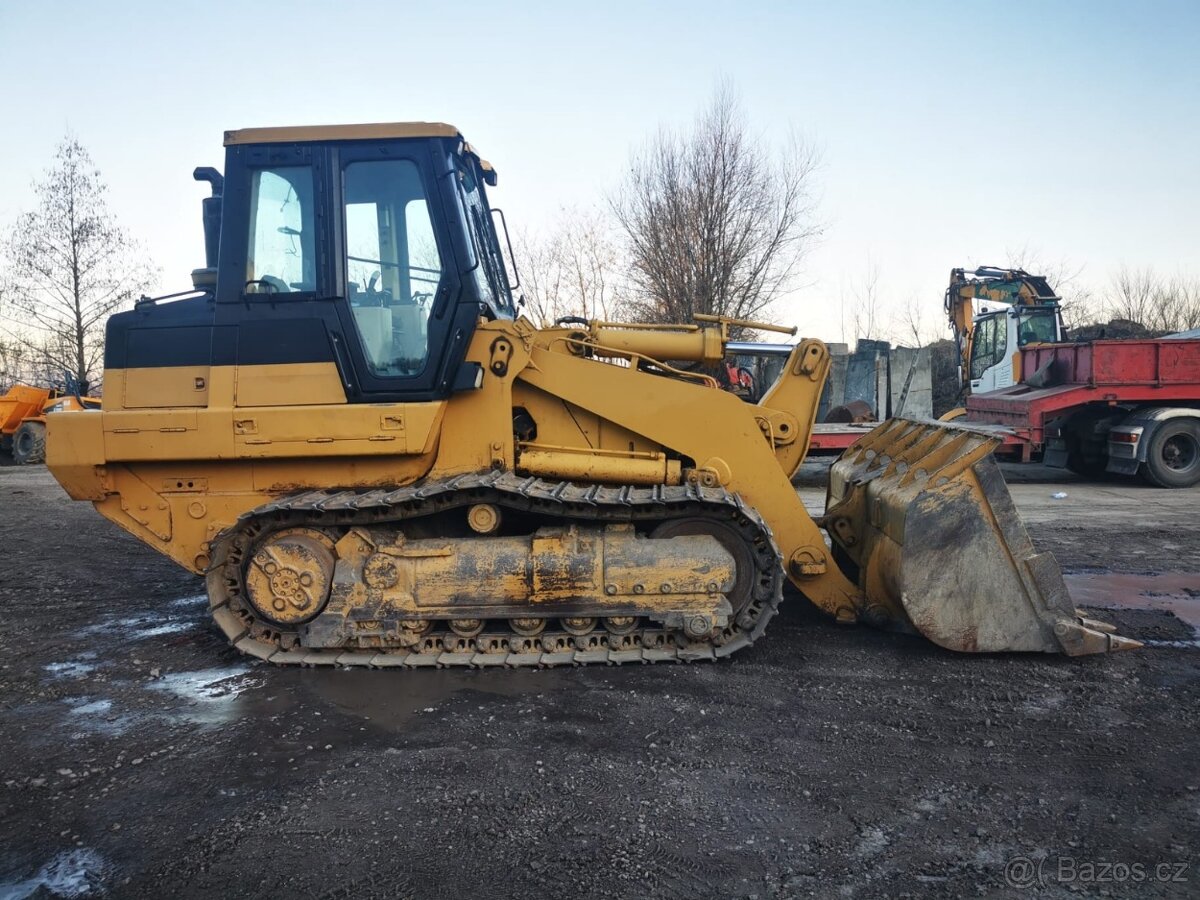 Pasovy nakladac Cat 963c Buldozer Cat Komatsu