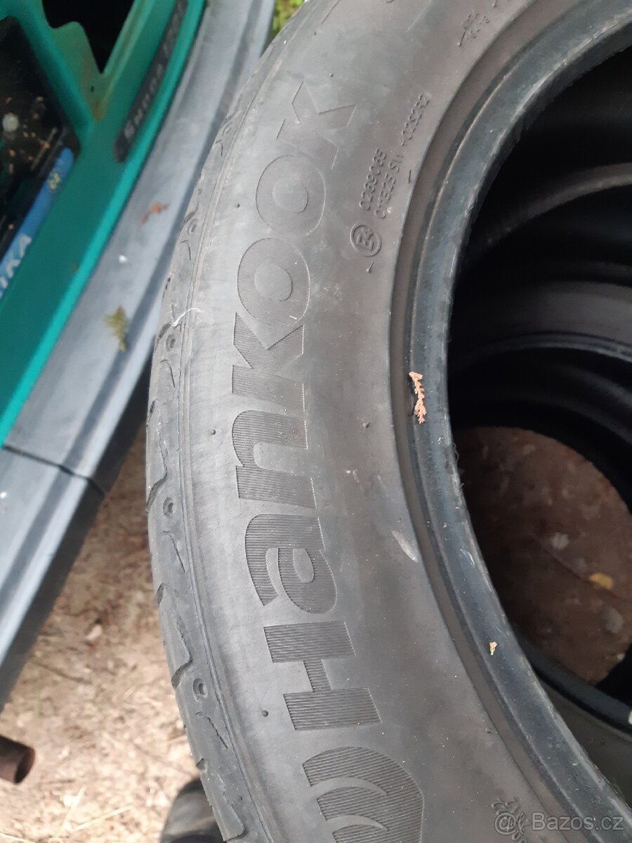 4xLETNí PNEUMATIKY HANKOOK 235/55R 18 100V  4-5mm