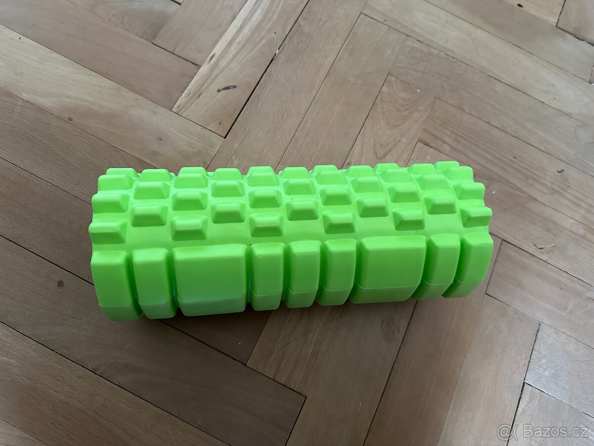 Masážní válec (foam roller)