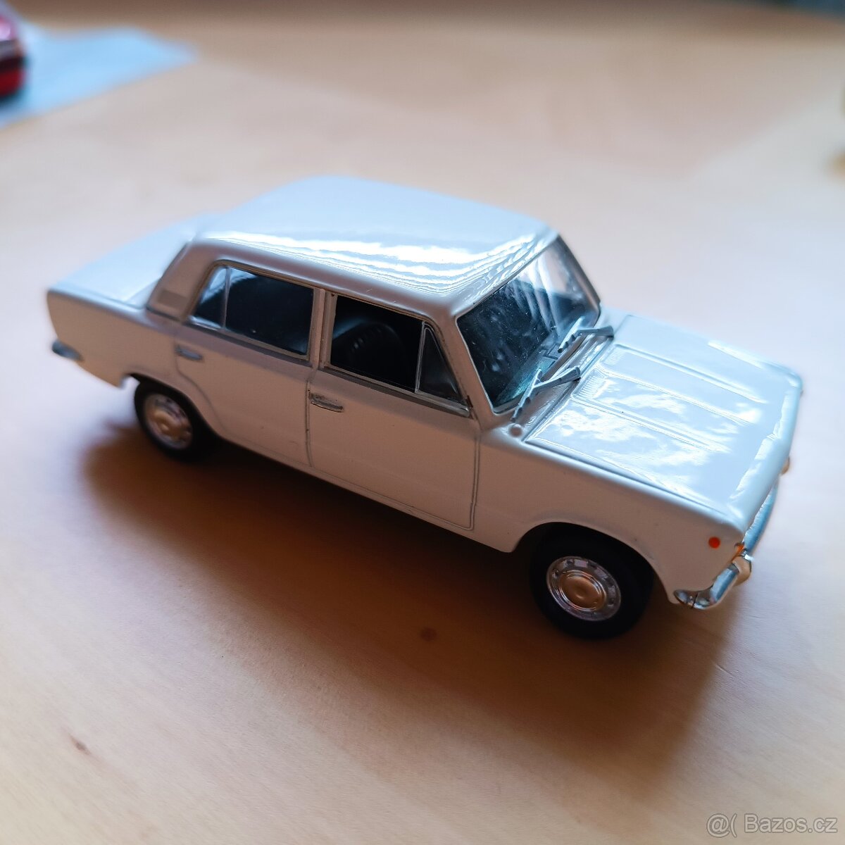 Prodám kovový model 1:43 Polski Fiat 125P