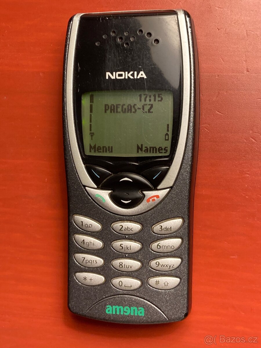 Nokia 8210 (1999)