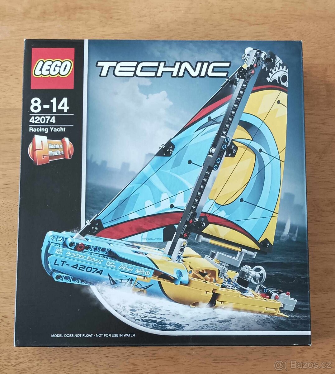 LEGO 42074 Závodní jachta ze série Technic z r. 2018