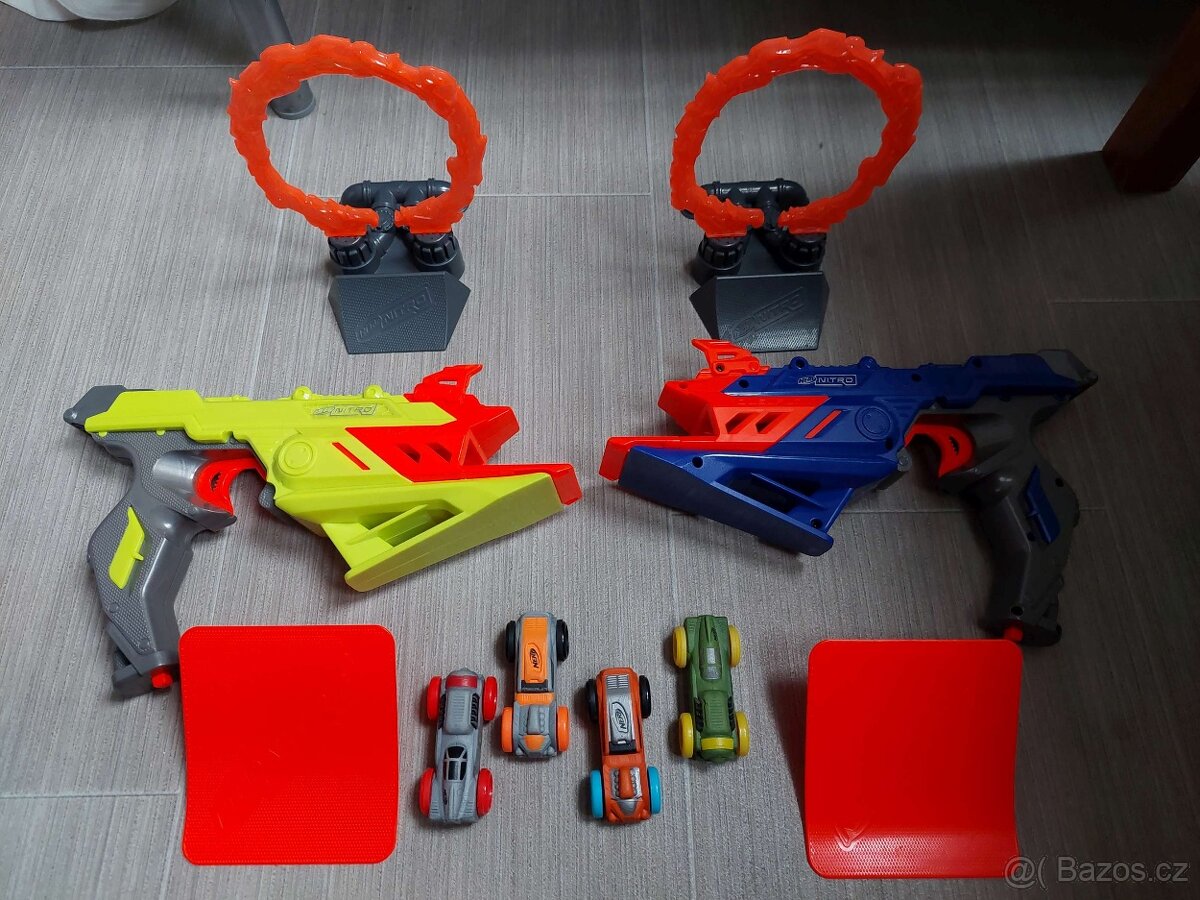 Nerf Nitro DuelFury Demolition + 4 auta C0817