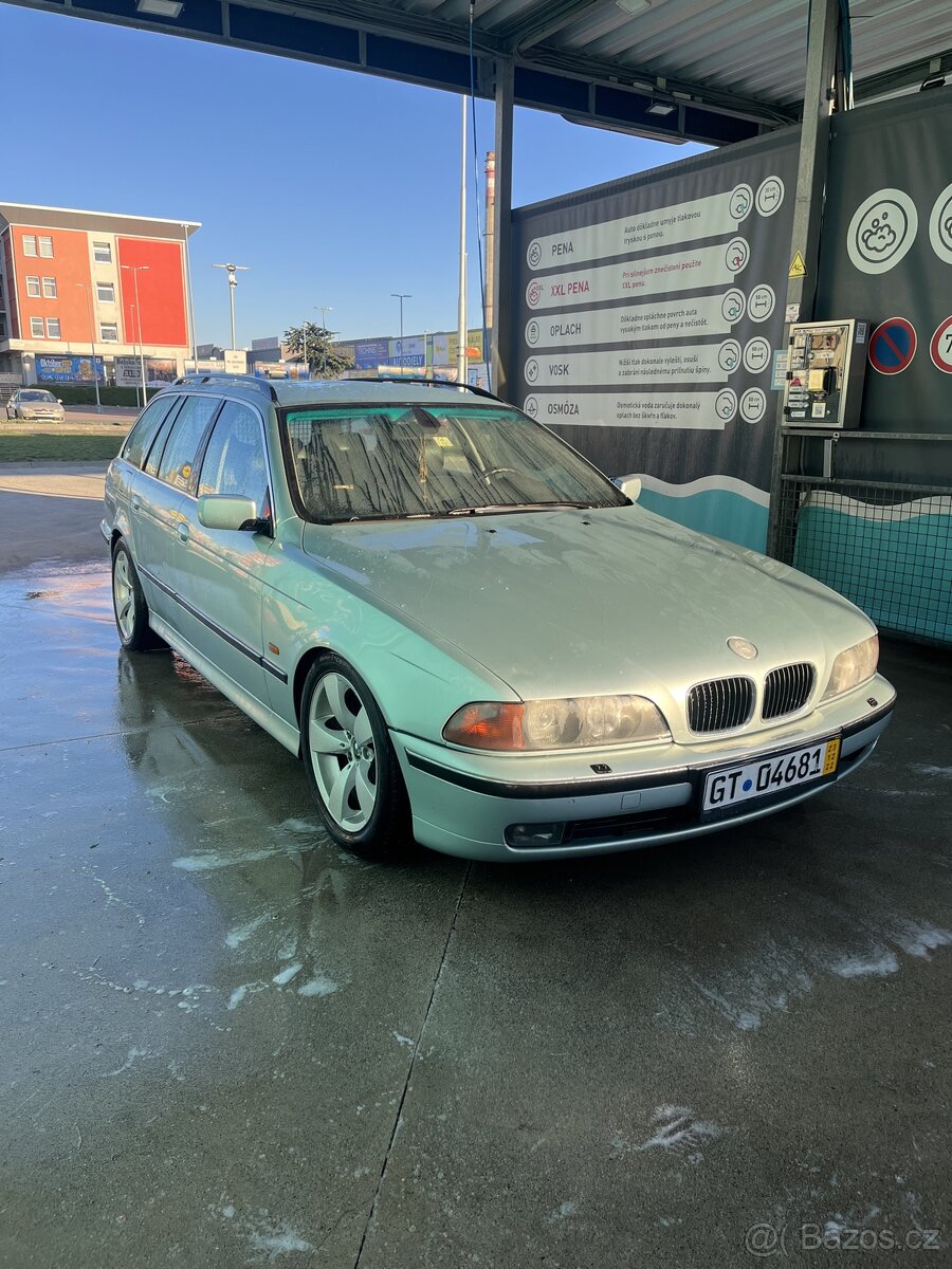 BMW e39 528iA