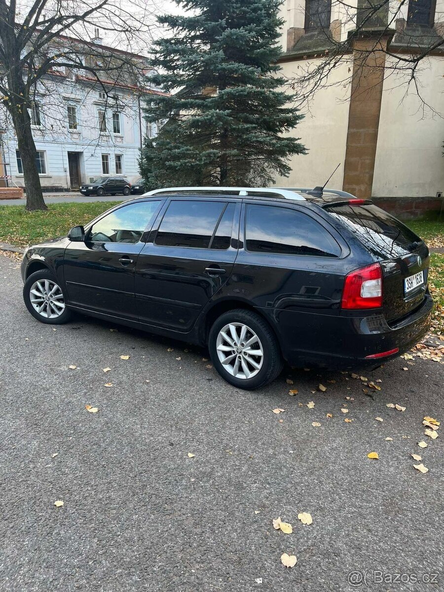 ŠKODA Octavia II Combi 1.6TDI černá, NOVÁ STK