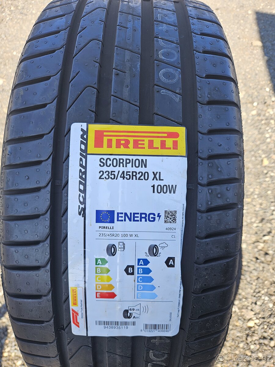 Letní pneu 235/45R20 PIRELLI