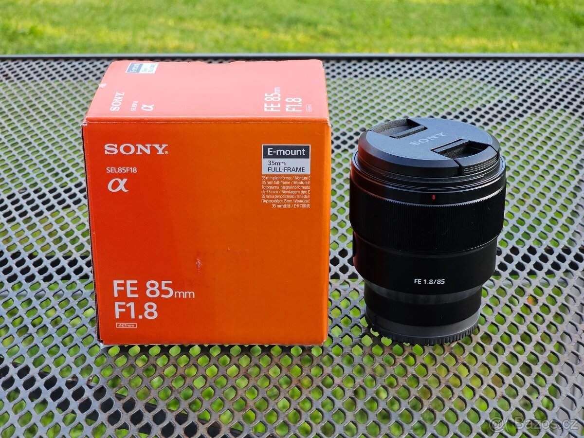 objektiv Sony FE 85 mm f/1,8 - výborný stav